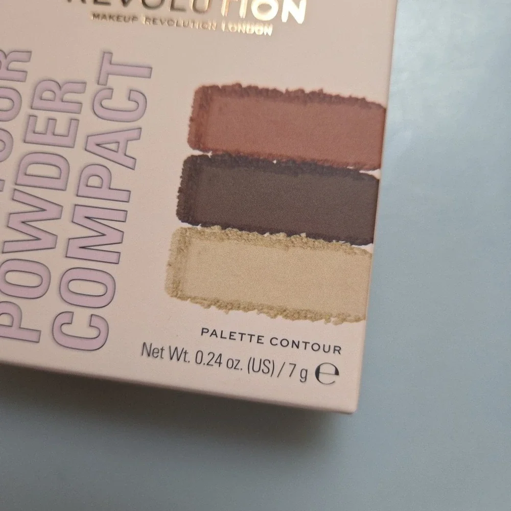 Makeup Revolution London Contour Powder Compact MEDIUM 0.24‎ oz Palette